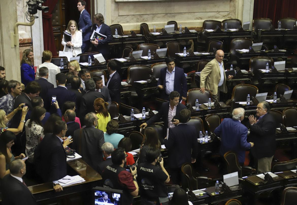 Abandono del recinto de Diputados de Juntos por el Cambio, AGENCIA NA