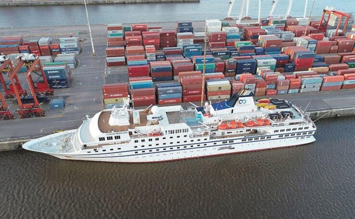 Crucero en puerto de Buenos Aires