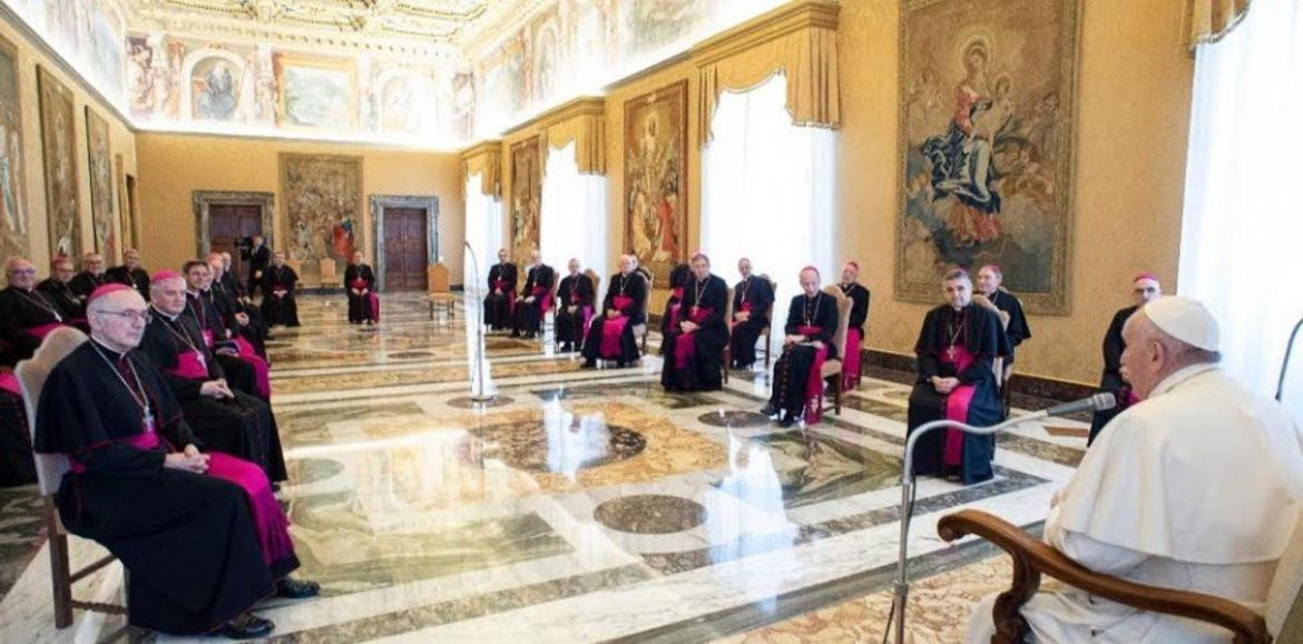 Reunión de obispos con el Papa en la que estuvo paciente con coronavirus