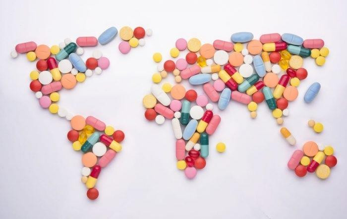 Mapa mundi  de pastillas, mundo, coronavirus
