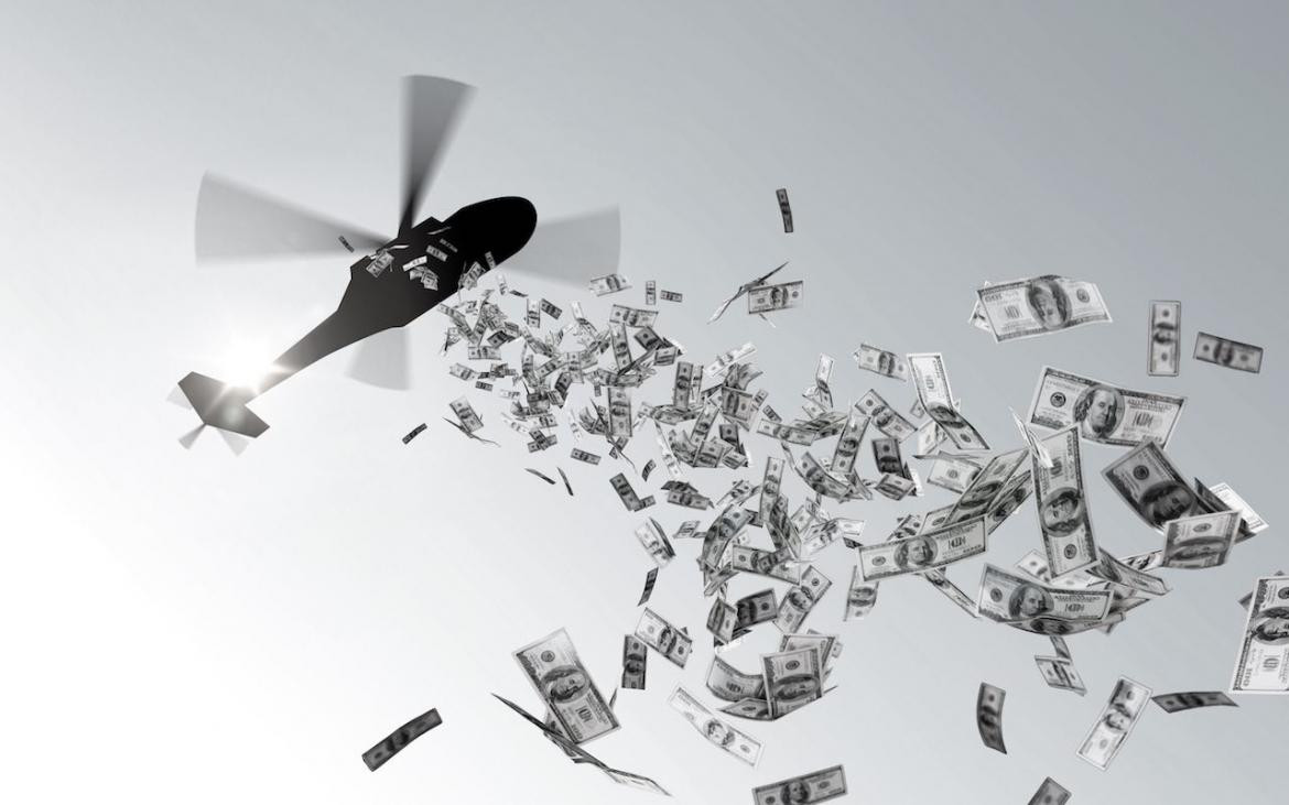 Tirar dinero desde un helicóptero, medida ante el coronavirus