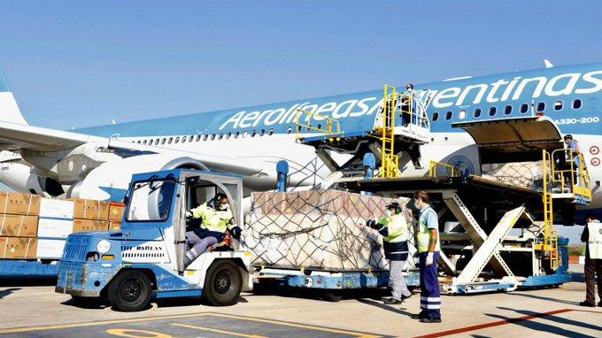 Arribo de segundo avión con insumos desde China, coronavirus en Argentina