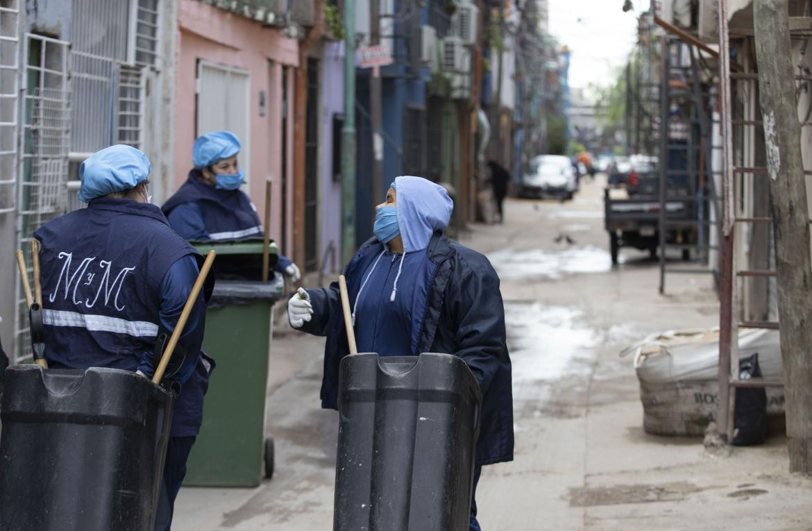 Trabajos de limpieza en el barrio Padre Mujica de Retiro, AGENCIA NA