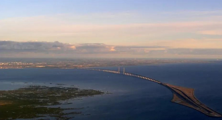 Puente del estrecho de Öresund, Dinamarca, NA