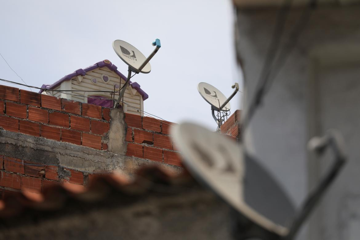 Cacerolazo en Caracas tras la salida de la operadora de televisión DirecTV en medio de la cuarentena, REUTERS