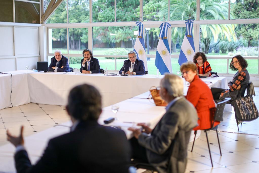 Alberto Fernández junto al Comité de Expertos por coronavirus