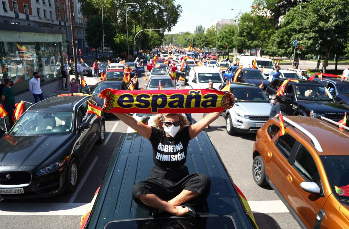 Protesta en España contra la cuarentena impuesta por el coronavirus, REUTERS