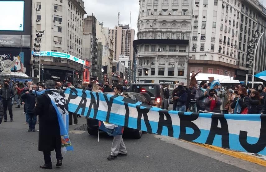 Marcha para pedir fin de cuarentena, Obelisco