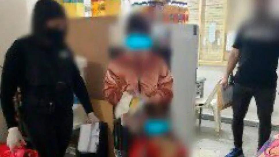 Tenían secuestrada a mujer y su hija para atender local clandestino de comida, dos detenidas	