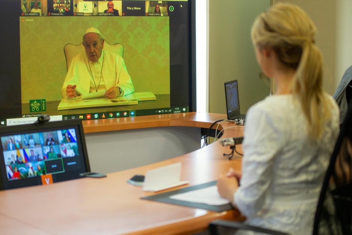 Encuentro virtual entre Papa Francisco y Fabiola Yañez