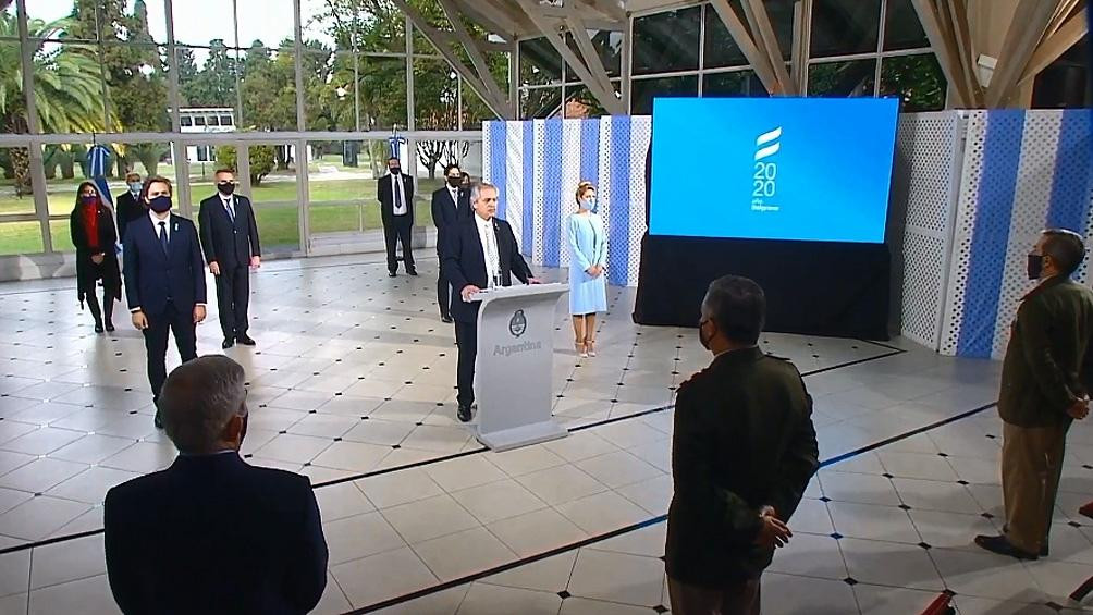 Alberto Fernández en acto por el Día de la Bandera