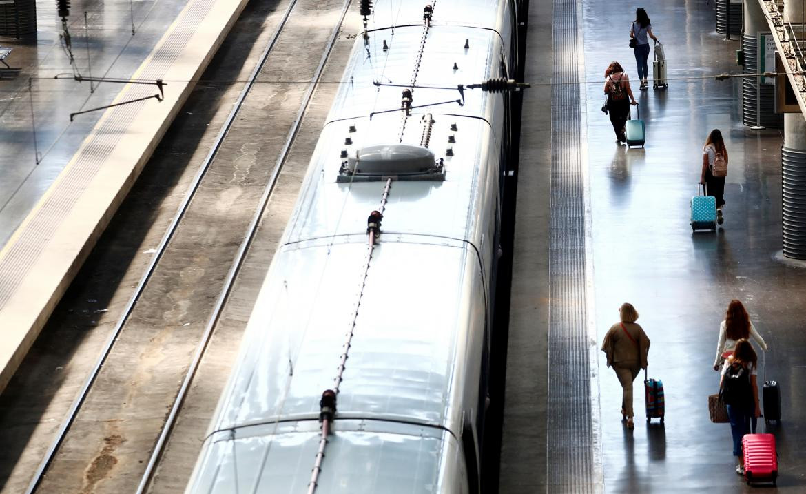 Turistas en Aeropuerto de Madrid, España, REUTERS