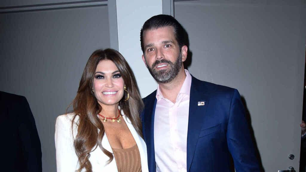 Kimberly Guilfoyle y el hijo del presidente de EEUU, Donald Trump Jr