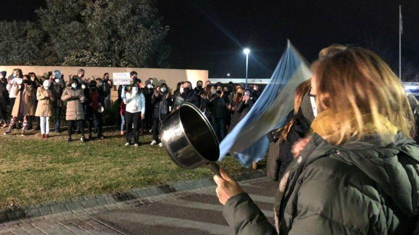 Protesta de vecinos contra Lázaro Báez, Foto Pablo Corso Heduan