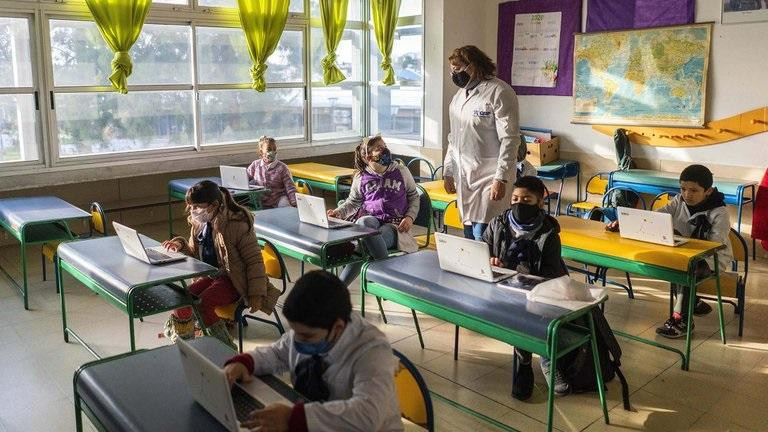 Clases en las escuelas Uruguayas