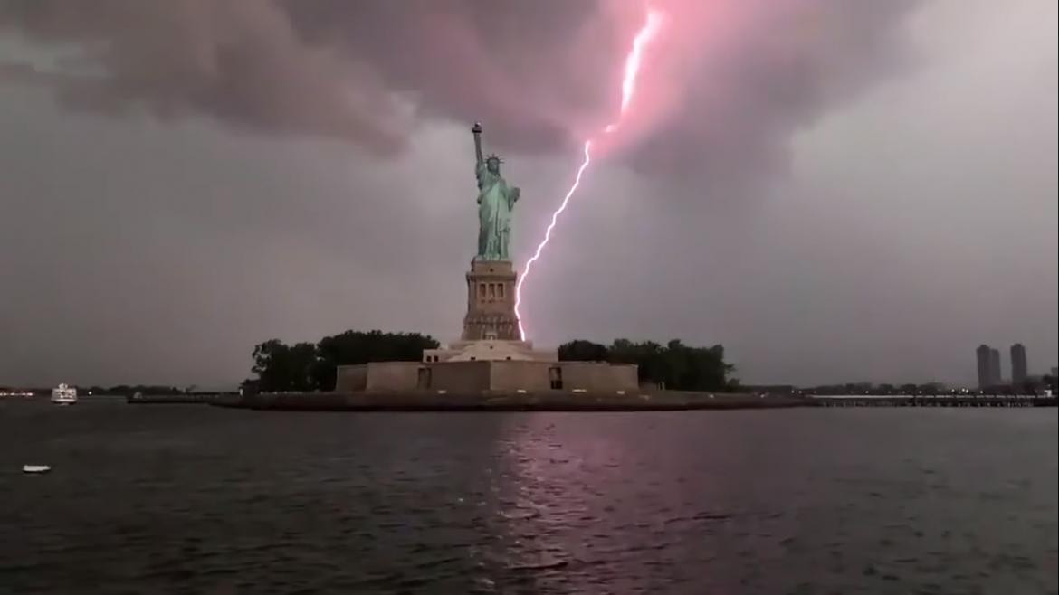 Foto de VIDEO, a la Estatua de la Libertad, casi la 