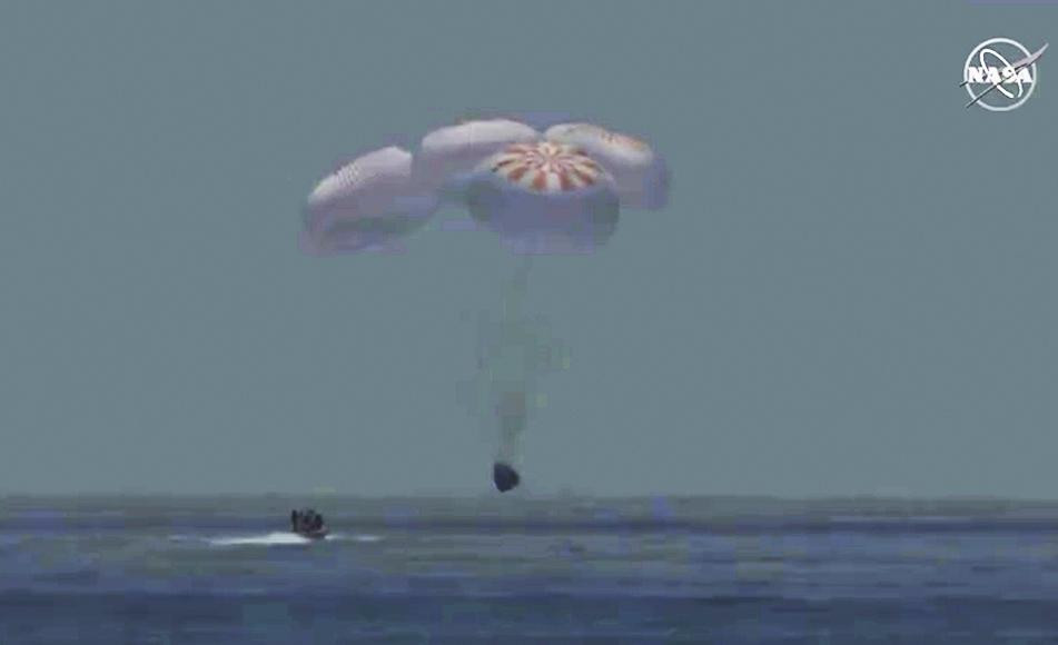 Llegada del SpaceX al mar, Foto NASA, Reuters