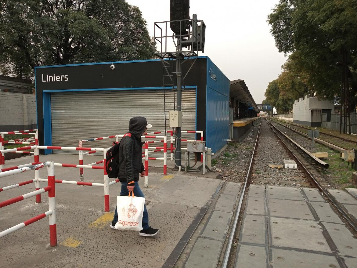 Estación de Línea de Tren Sarmiento, Liniers, trenes, transporte, NA