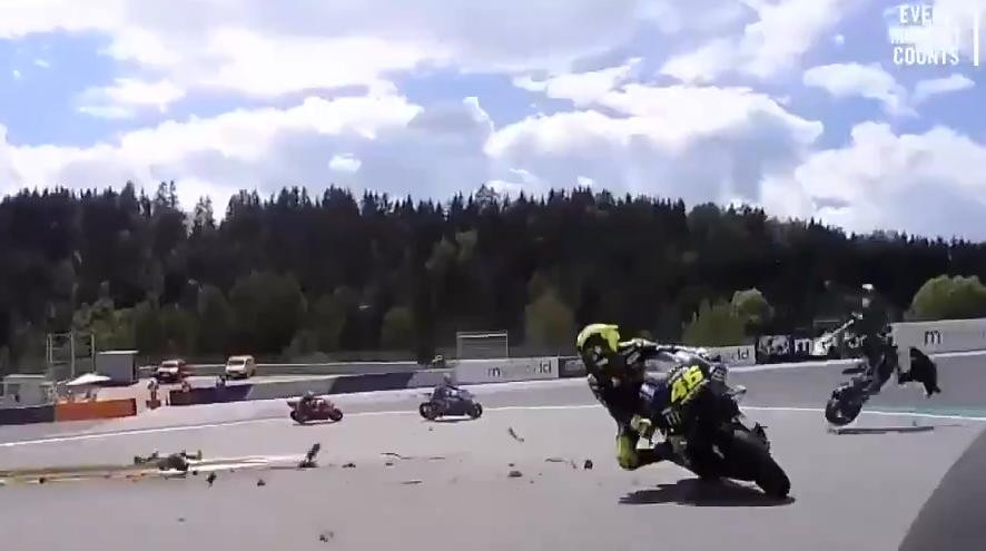 Accidente en MOTOGP en Austria