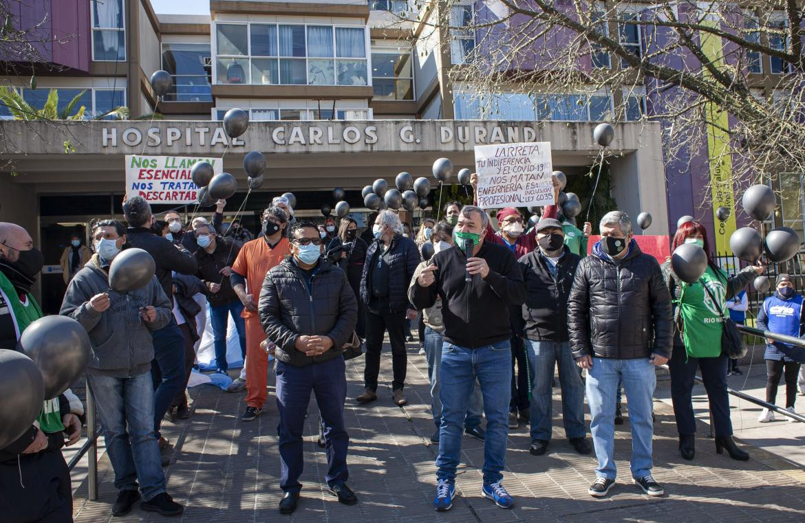 Protesta y homenaje en el Hospital Durand, coronavirus en Argentina, NA