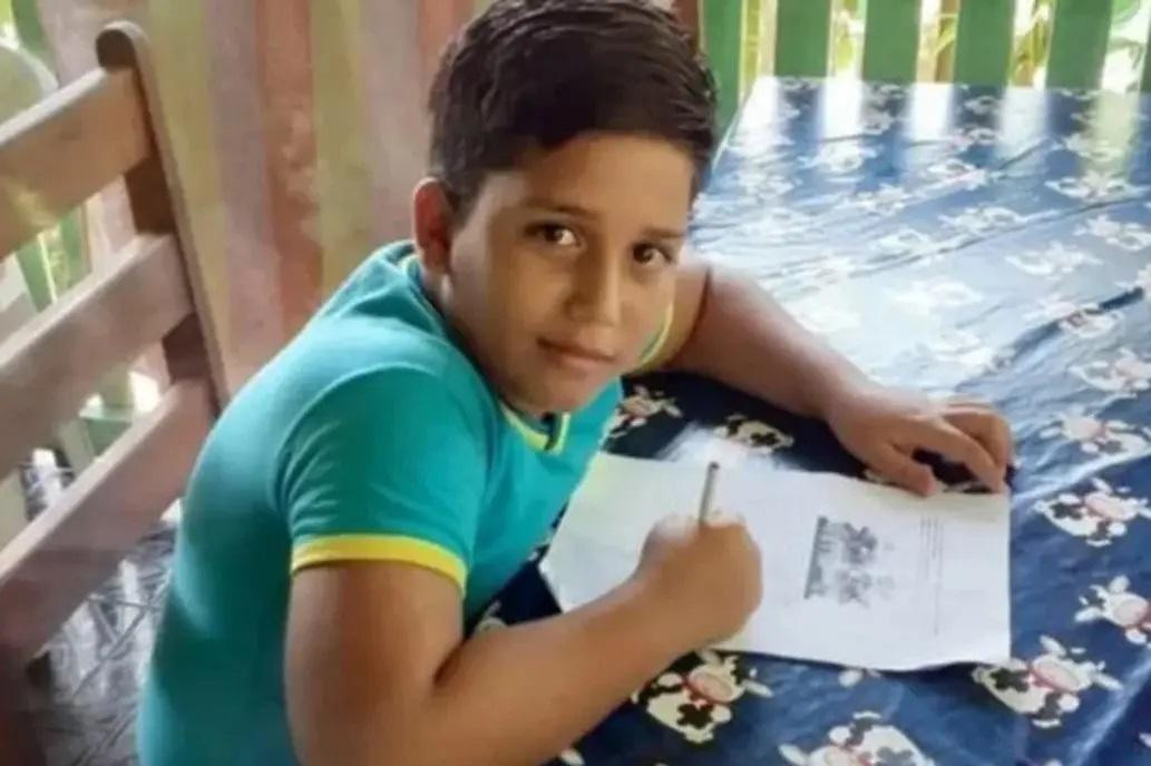 Matheus niño que falleció por la descarga de su celular