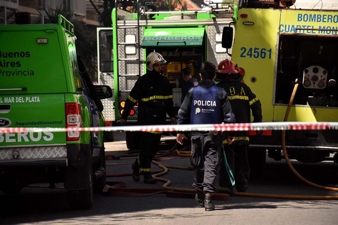 Bomberos y Policía en La Plata