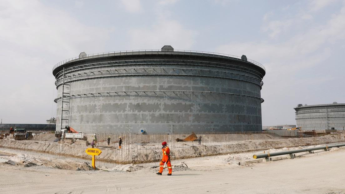 Refineria de petróleo en Nigeria