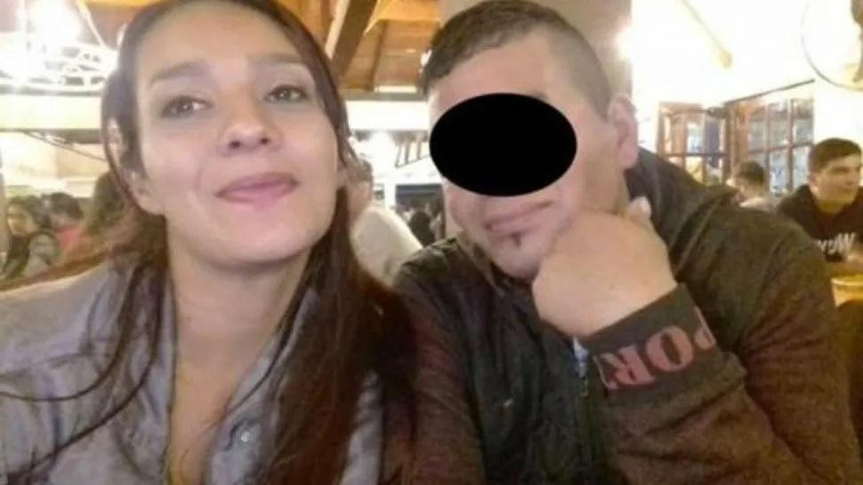 Mujer apuñalada por su ex