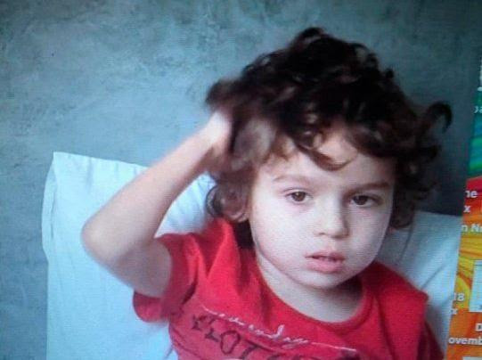 Rafael Mills, nene secuestrado por su padre denunciado por violencia de género