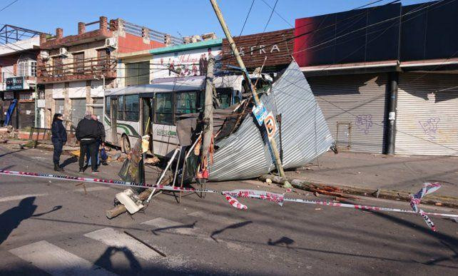 Dos jóvenes en estado de ebriedad robaron un colectivo