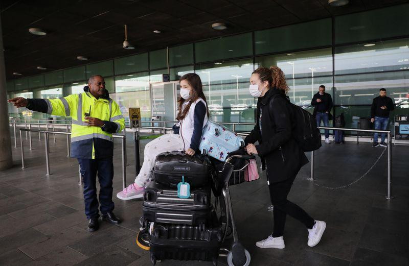 Aeropuerto, coronavirus, REUTERS