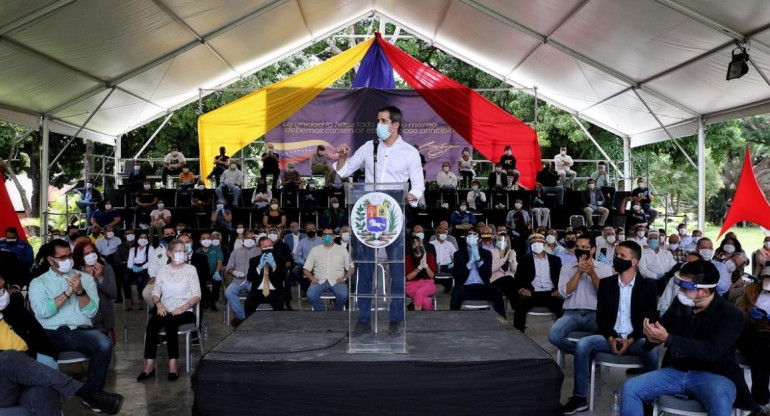 Guaidó convocó a un pacto opositor contra Maduro