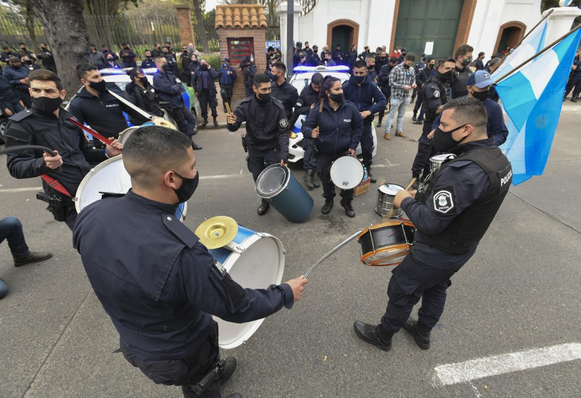 Protesta de la Policía Bonaerense en la Quinta de Olivos, NA