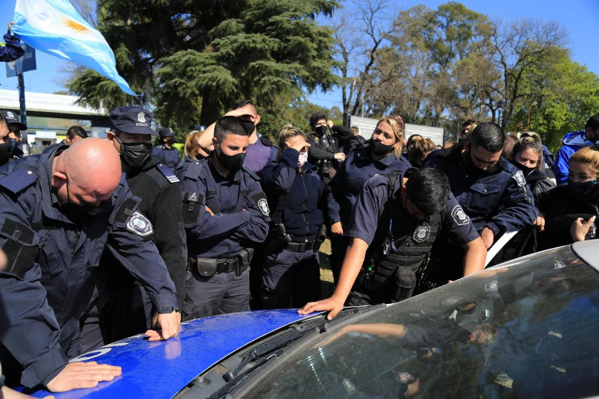 Protesta de la Policía Bonaerense junto a sus familias