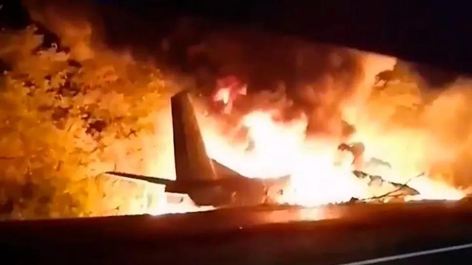 Tragedia aérea en Ucrania, se estrelló un avión militar, Foto Video Twitter
