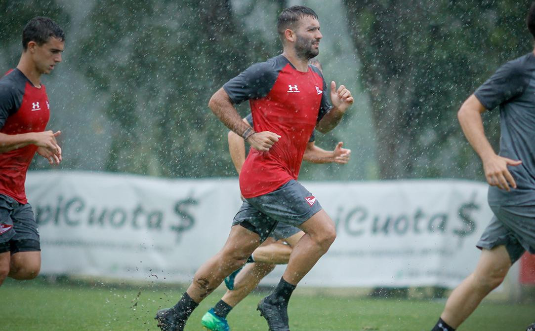 Estudiantes de La Plata, entrenamiento, lluvia, Foto EDLP