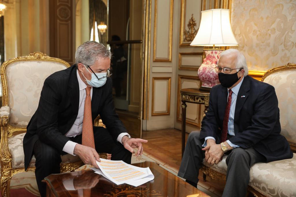 El canciller Felipe Solá tuvo un almuerzo de trabajo con el embajador de Estados Unidos Edward Prado, FOTO CANCILLERIA