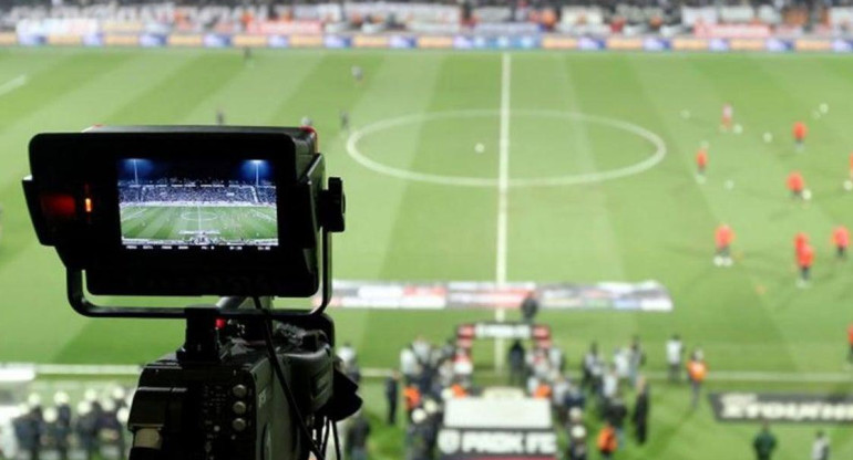 Transmisión de fútbol, partidos, cancha, estadios, fútbol por TV