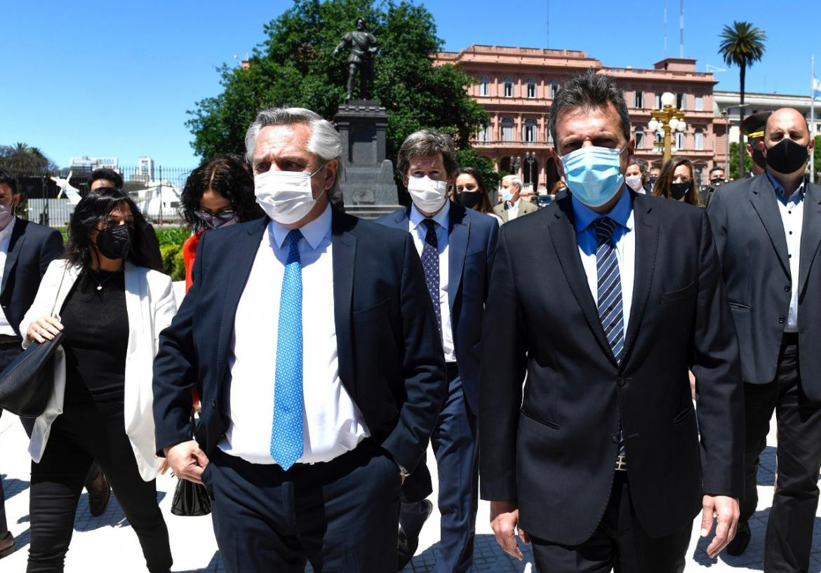 Alberto Fernández junto a Cafiero y Massa, caminaron desde La Rosada hasta el CCK en el homenaje a Néstor Kirchner, Prensa Massa