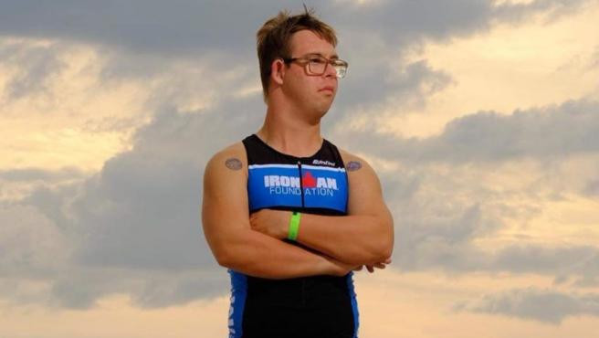 Chris Nikic, primer atleta con síndrome de Down en terminar el Ironman