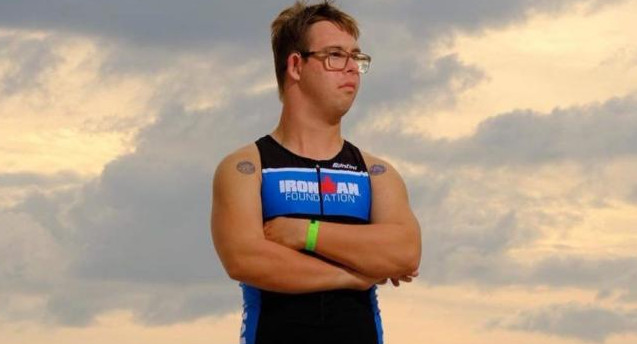 Chris Nikic, primer atleta con síndrome de Down en terminar el Ironman
