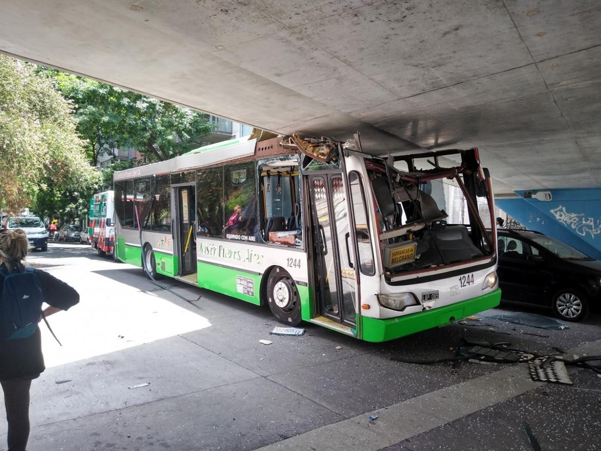 Choque colectivo en Belgrano