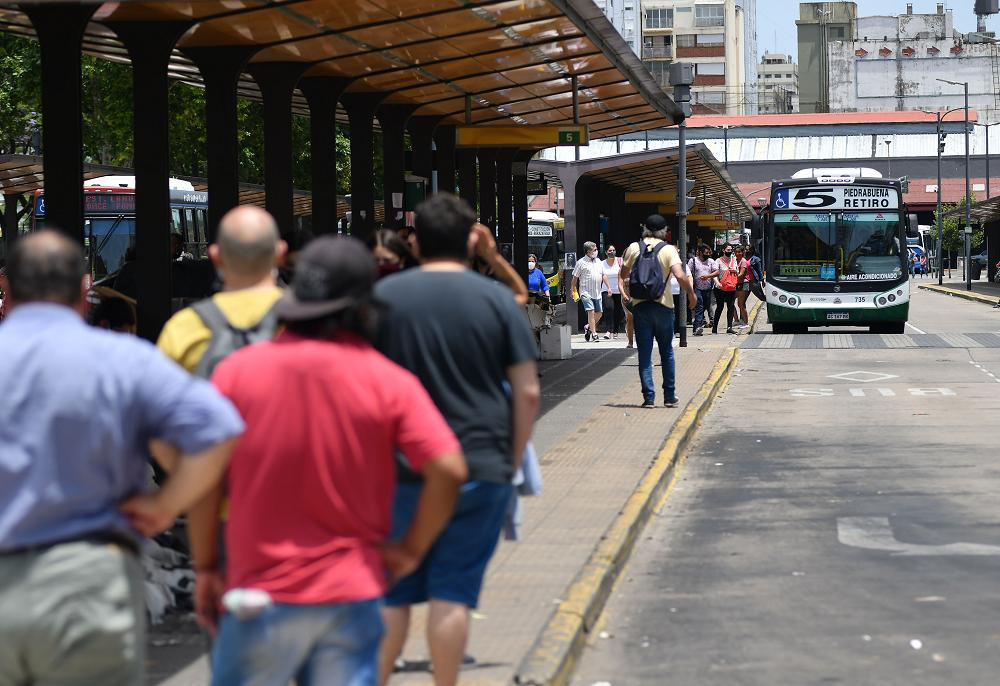 Colectivos, pasajeros, medios de transporte público, NA