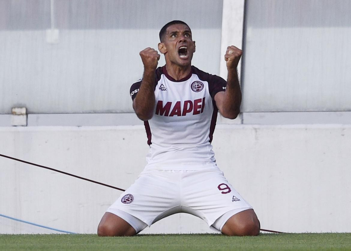 Festejo de Sand para Lanús en Copa Sudamericana, REUTERS