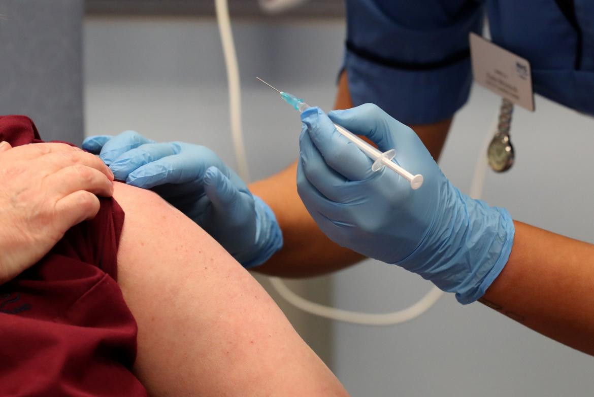 Coronavirus en Reino Unido, vacuna, vacunación, nueva cepa, REUTERS