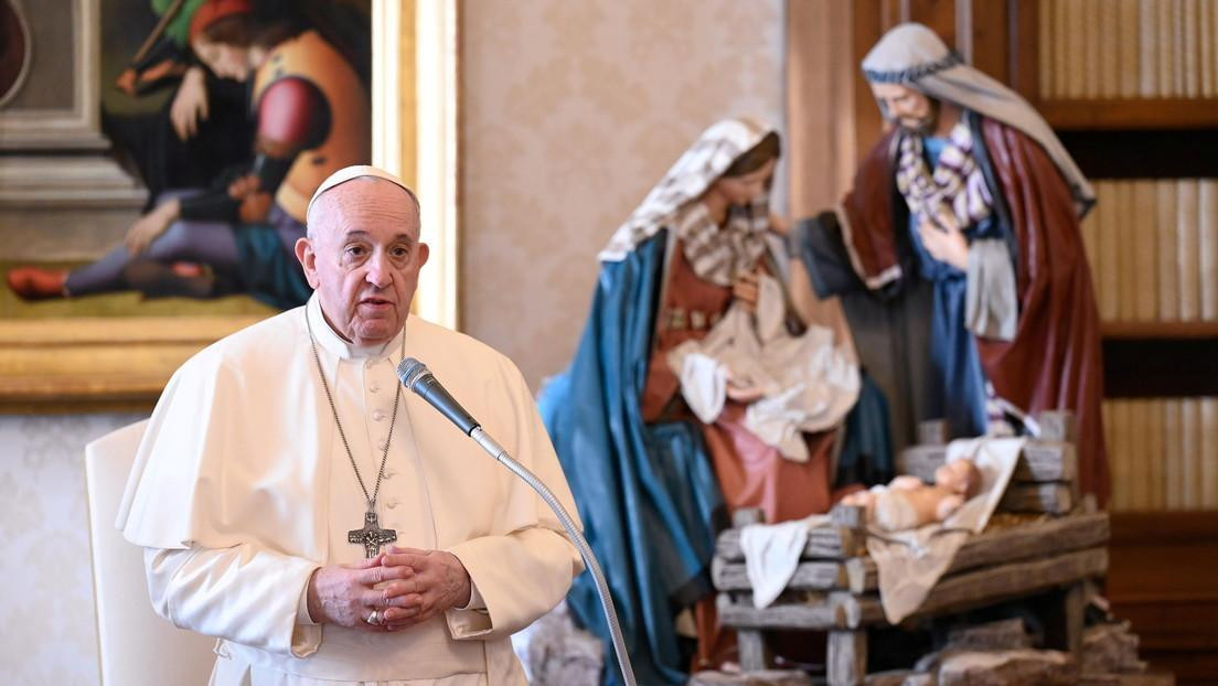 El Papa Francisco durante la audiencia general semanal en la Biblioteca del Palacio Apostólico en el Vaticano el 16 de diciembre de 2020, REUTERS