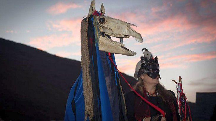 Villancicos al caballo muerto para Navidad