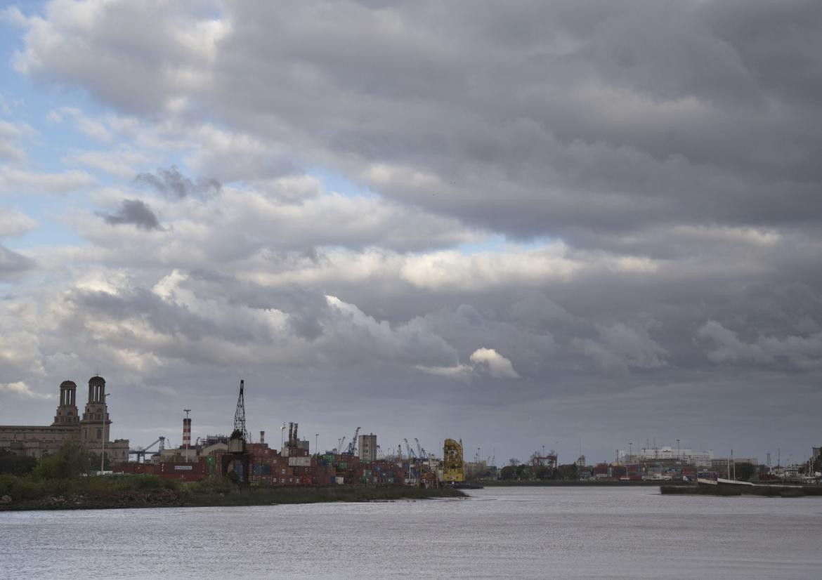 Clima nublado, nubes, estado del tiempo, NA