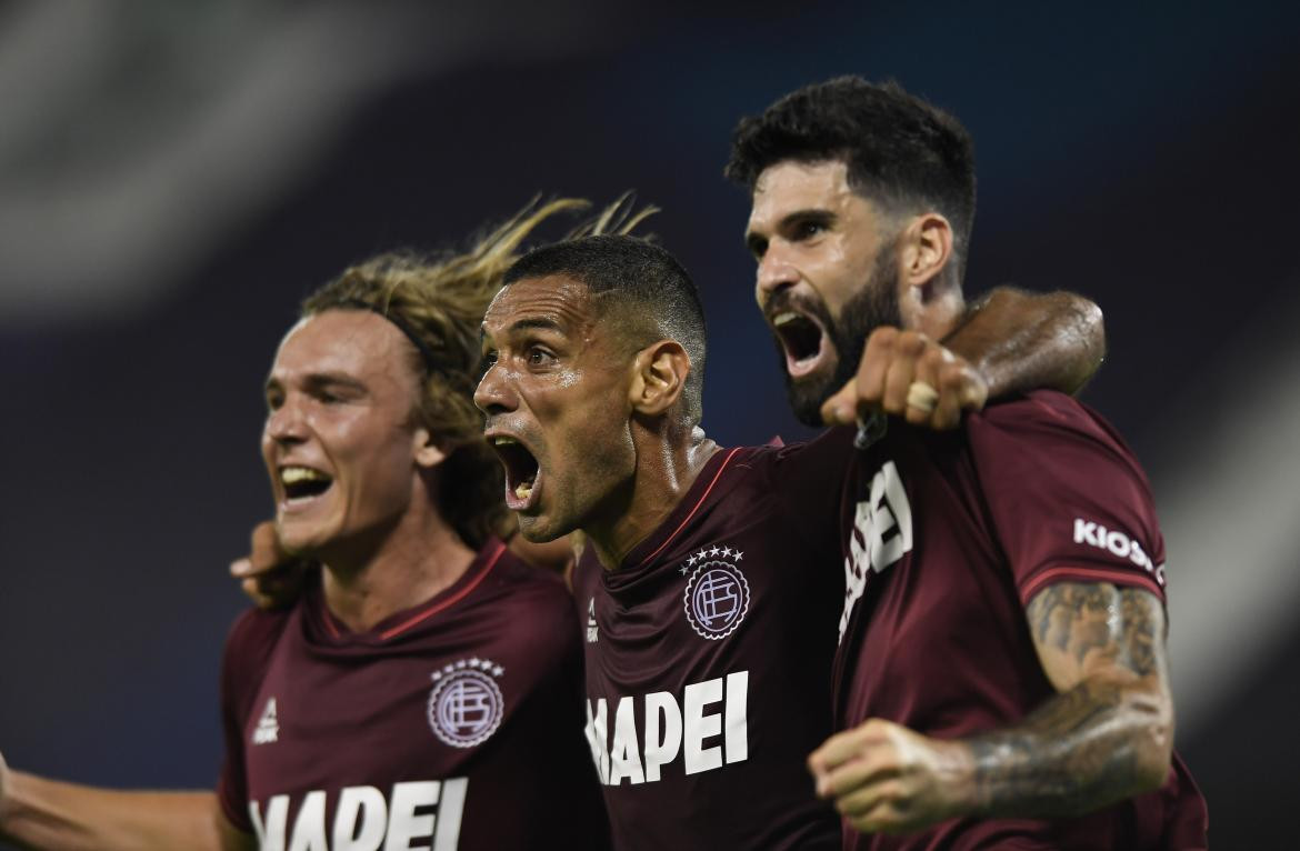 Lanús ante Vélez, José Sand festeja en partido de ida de semifinales de la Copa Sudamericana. Foto NA