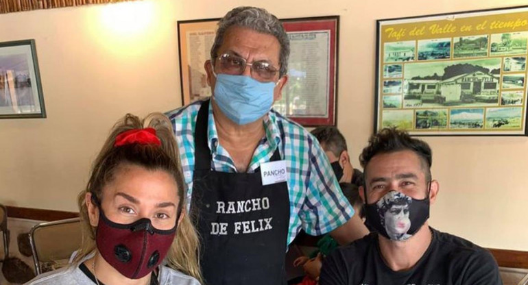 La nueva foto de Jimena Barón y El Tucu en un restaurant
